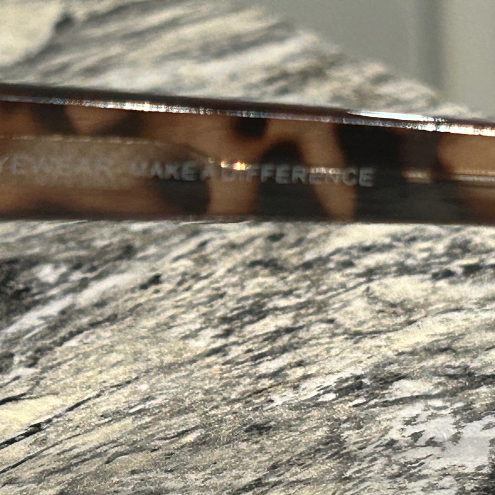 Diff Eyewear Brown and Black Sunglasses with Tortoiseshell Design - Picture 10 of 15